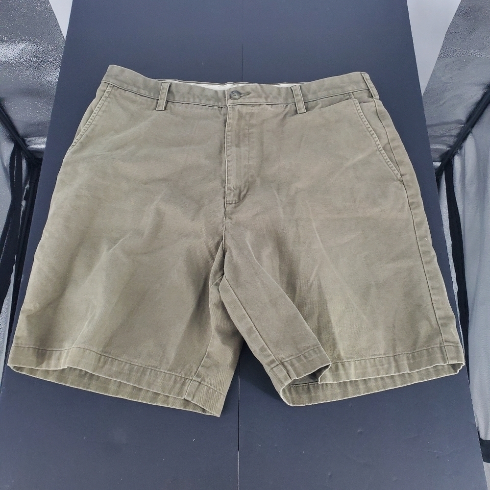 IZOD Men's Chino Shorts Size 36 Khaki Beige Green Flat Front 100% Cotton